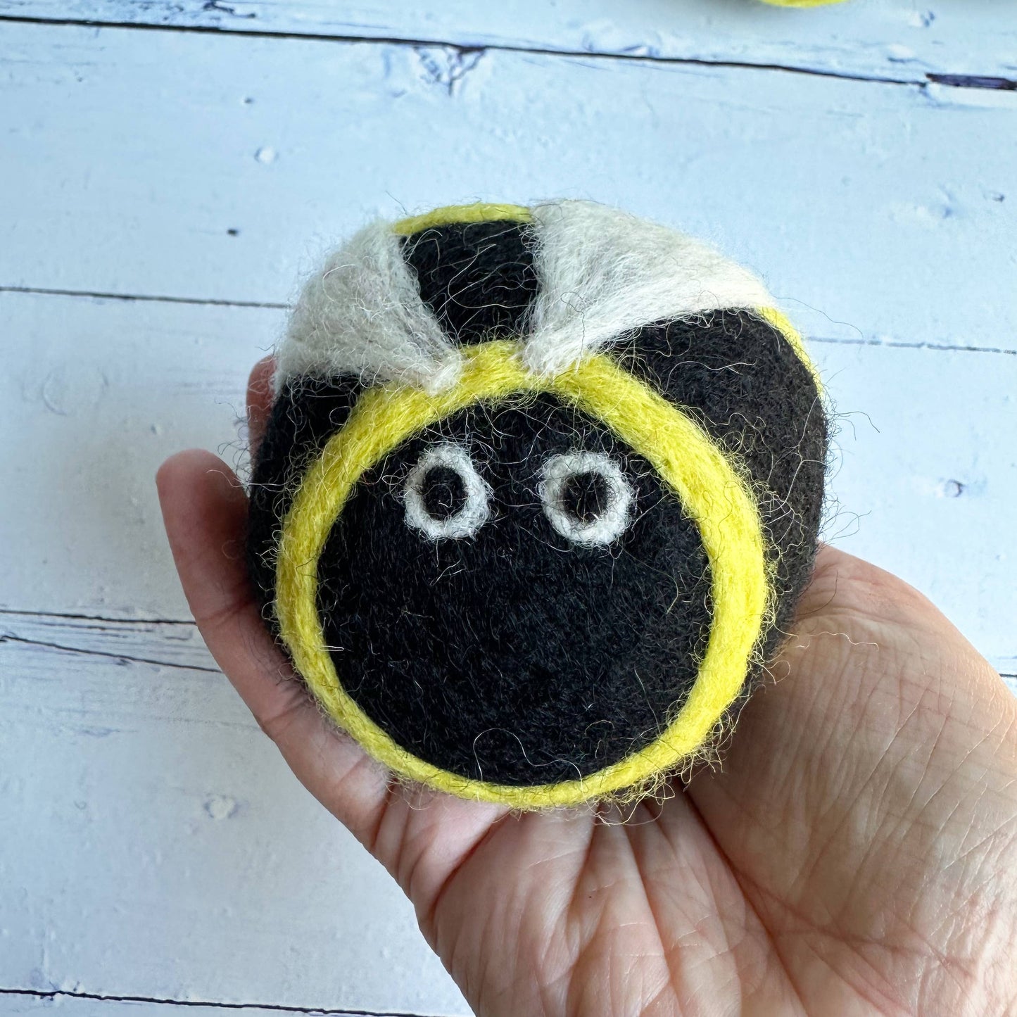 Bee Design Felt Ball